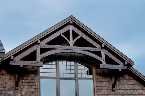 Modern-Trails-Ontario-Canadian-Timberframes-Timber-Frame-Truss